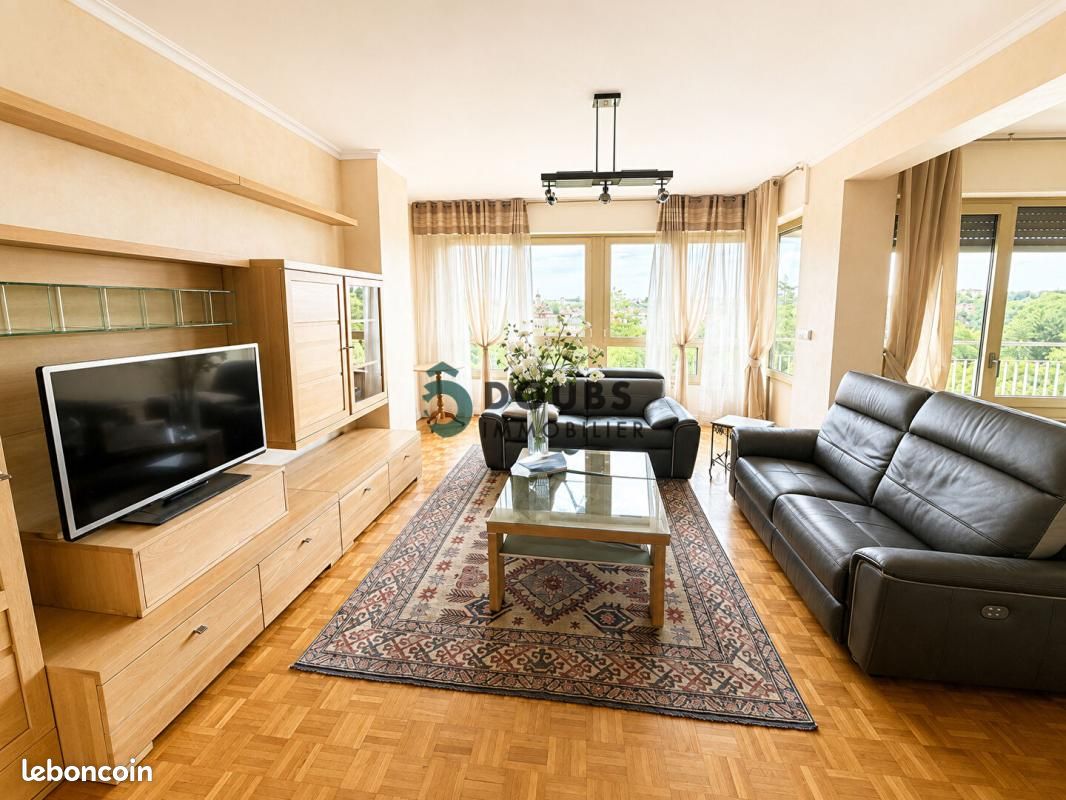 Appartement 4 pièces 109 m² · à Besançon · 109 m² · 1 010 €