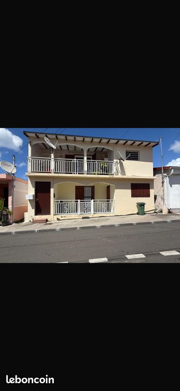 Maison 4 pièces 100 m² · à Baillif · 100 m² · 980 €/mois