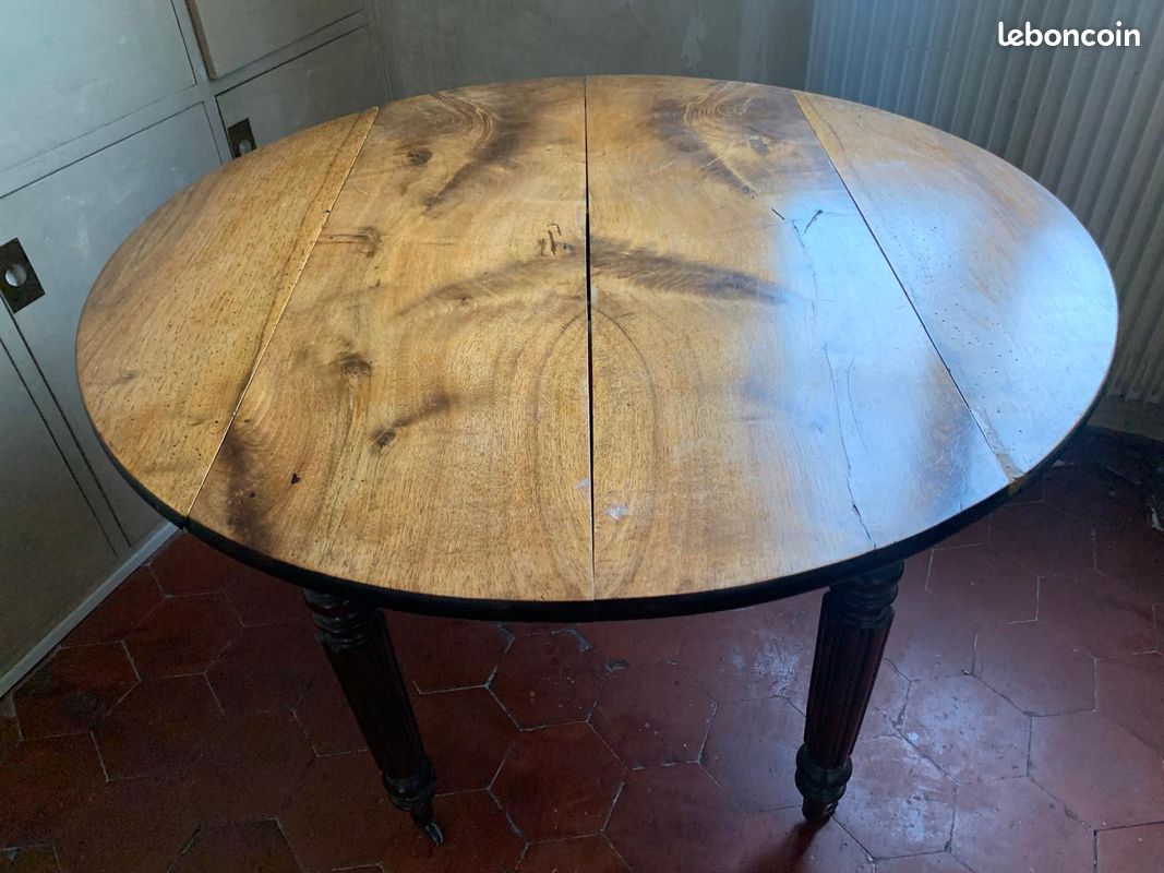 Table XIXème (image 1)