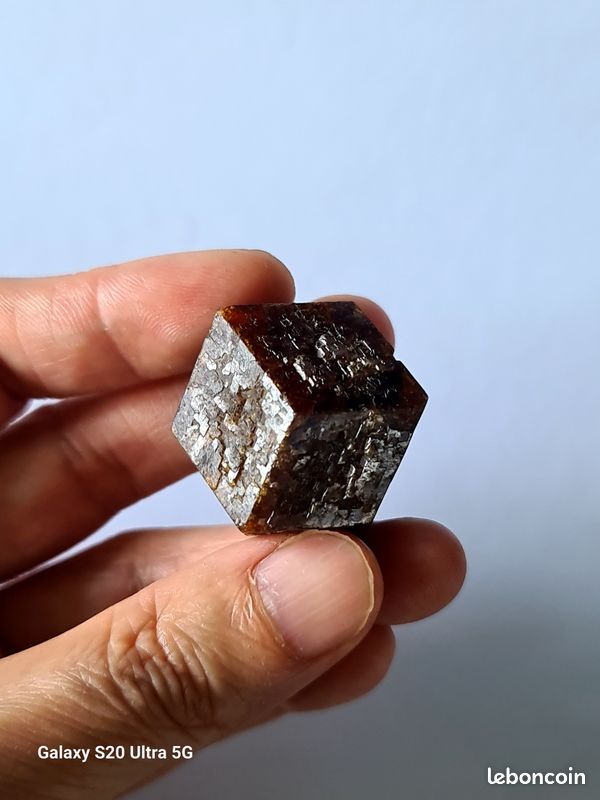 Spécimen de cristal rare de grenat andradite : mine de Khugyarnu, Afghanistan - France
