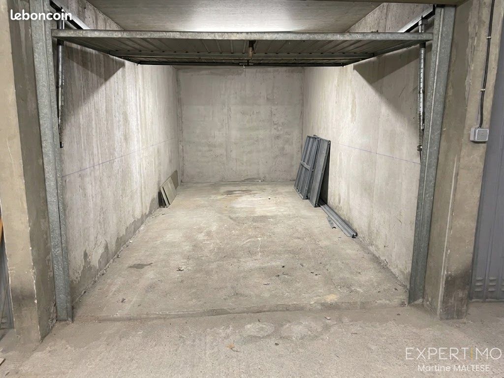 Parking 15 m² · à Aix-en-Provence · 15 m² · 28 000 €
