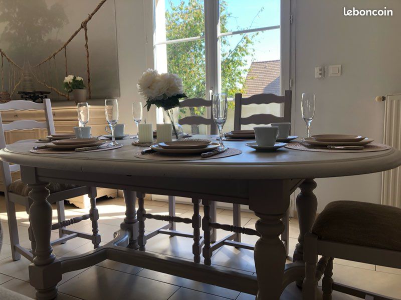 Grande table familiale (image 1)