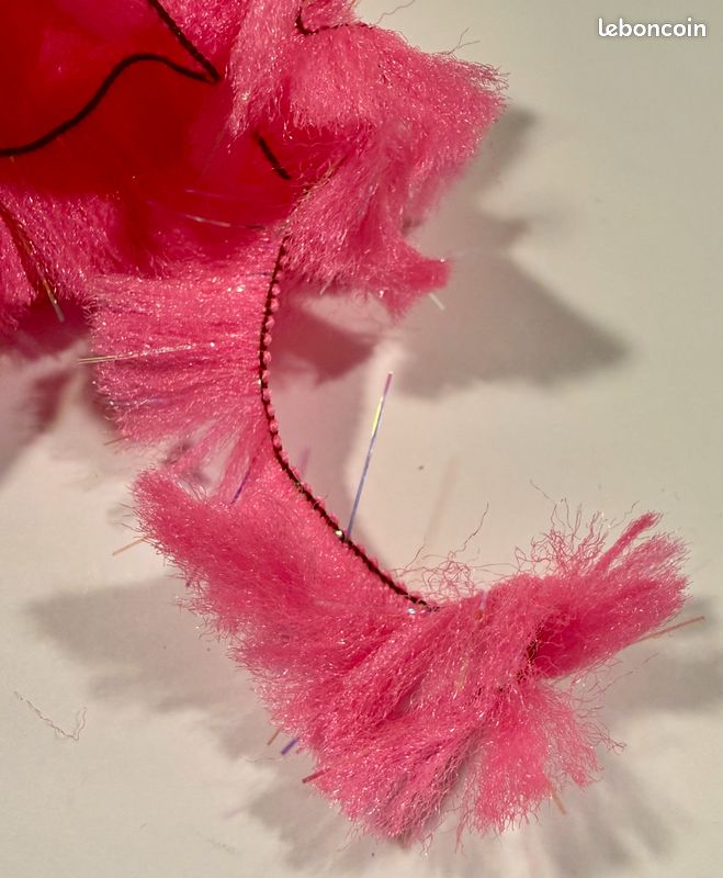 Boîte De 20 Articles Pour Montage De Mouches : Plumes, Fourrure, Hameçons, Lureflash