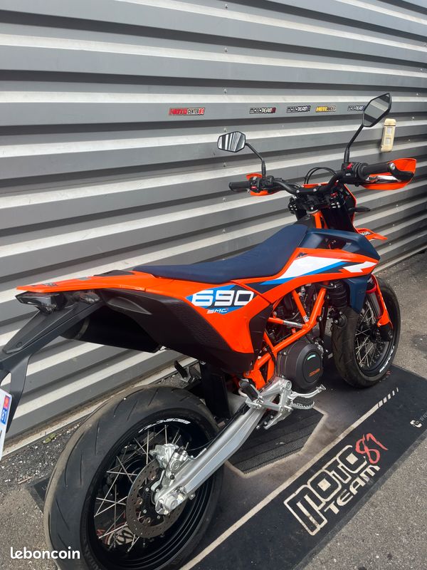 Ktm 690 smc r 2024 Motos