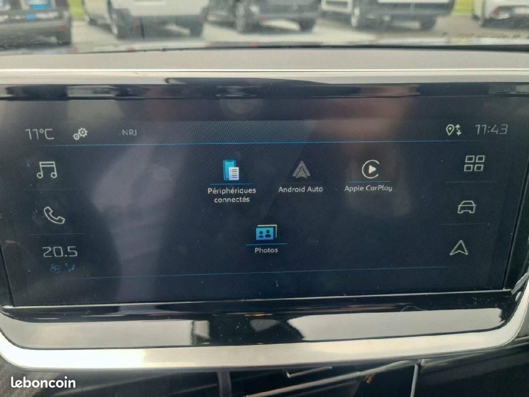 Peugeot 2008 Hybrid 136 e-DCS6 - Style (image 15)