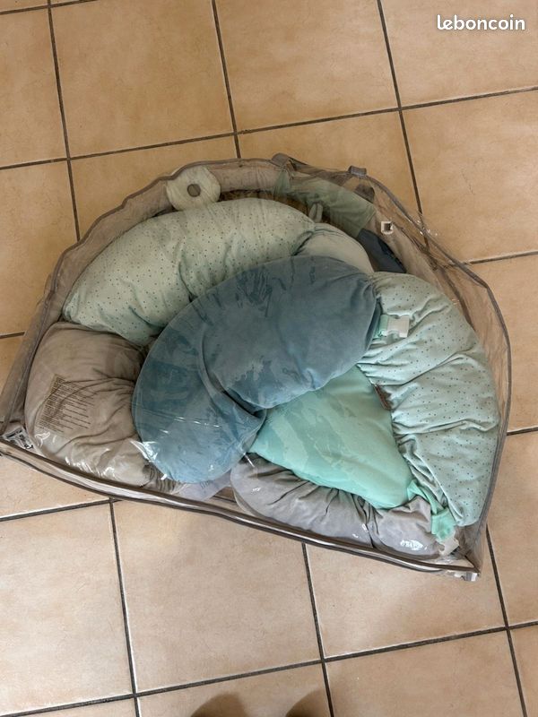 Tapis d'éveil bébé en forme de fleur (image 3)