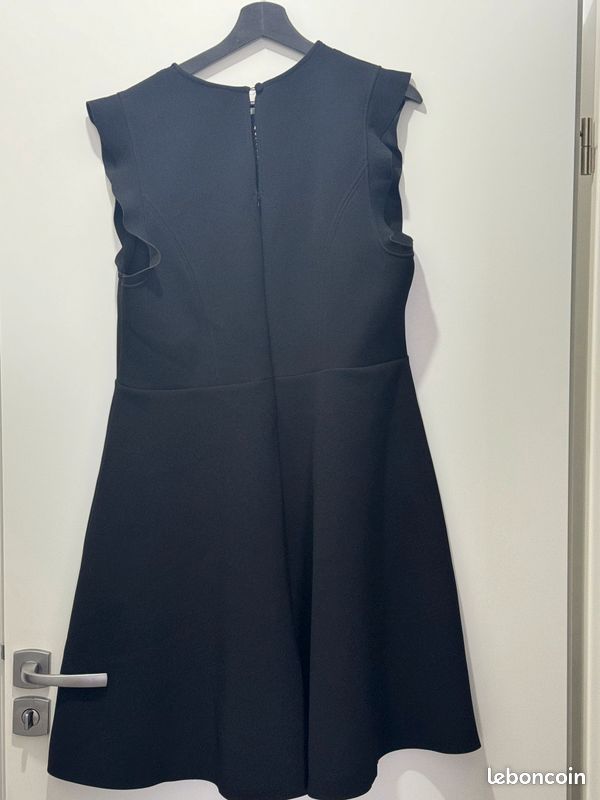 Robe noire sexy (image 2)
