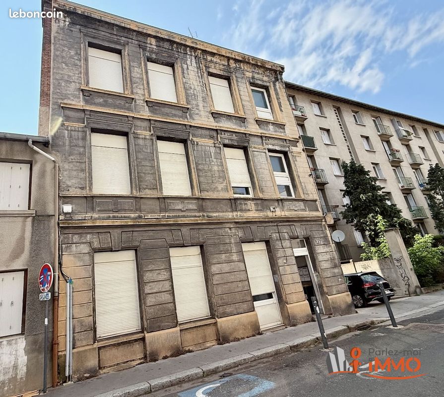 Immeuble 147 m² · à Saint-Étienne · 147 m² · 189 000 €