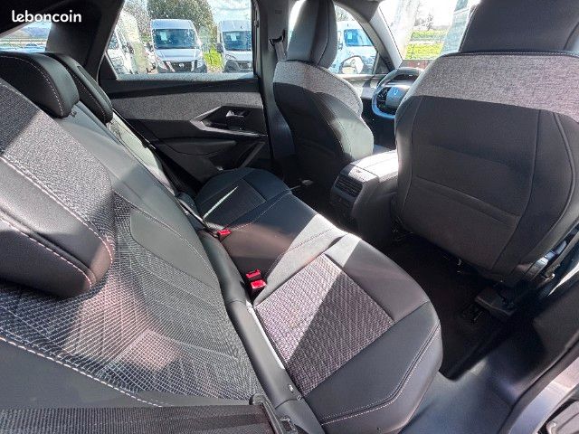 Peugeot 3008 III ALLURE HYBRID 136 E-DCS6 (image 11)