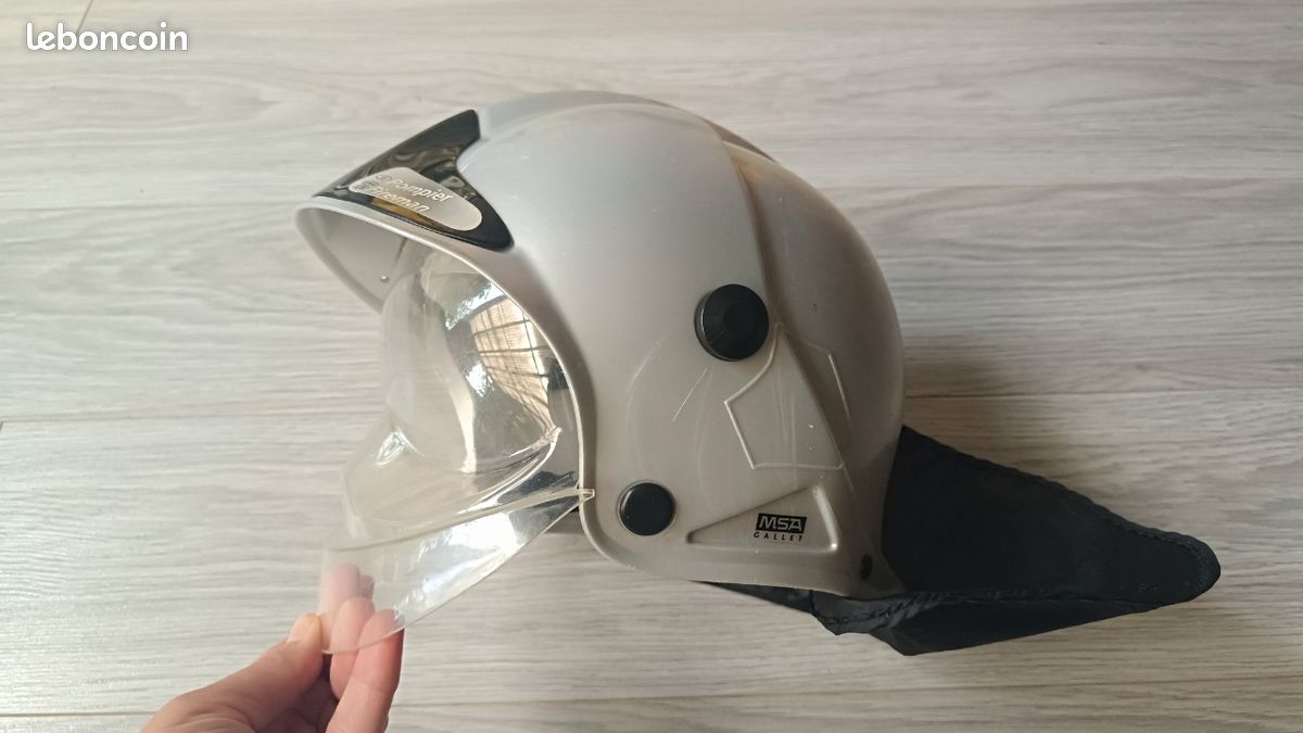 Casque pompier enfant avec visière jouet (image 1)