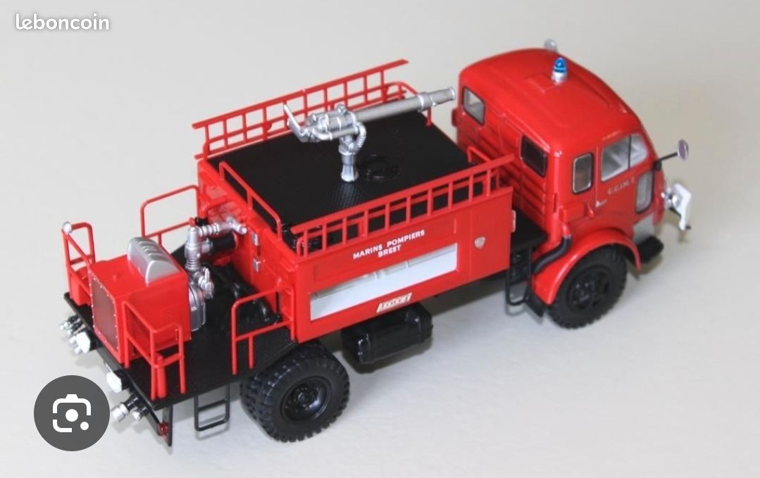Camion de pompier de collection 1/43 camion citerne des marins-pompiers de l'arsenal de Brest neuf sous blister (image 5)