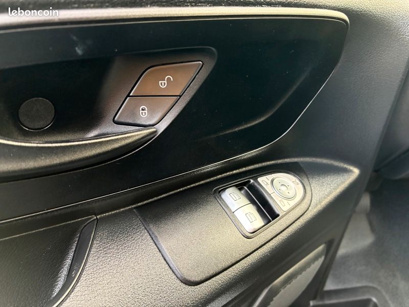 Mercedes Vito 116 CDI Fourgon Long L2 163ch BVA LED 31500HT Gar (image 29)