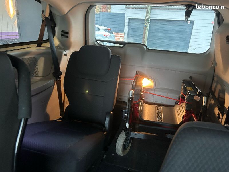Chrysler GRAND VOYAGER 2.8 CRD TOURING BA (image 9)