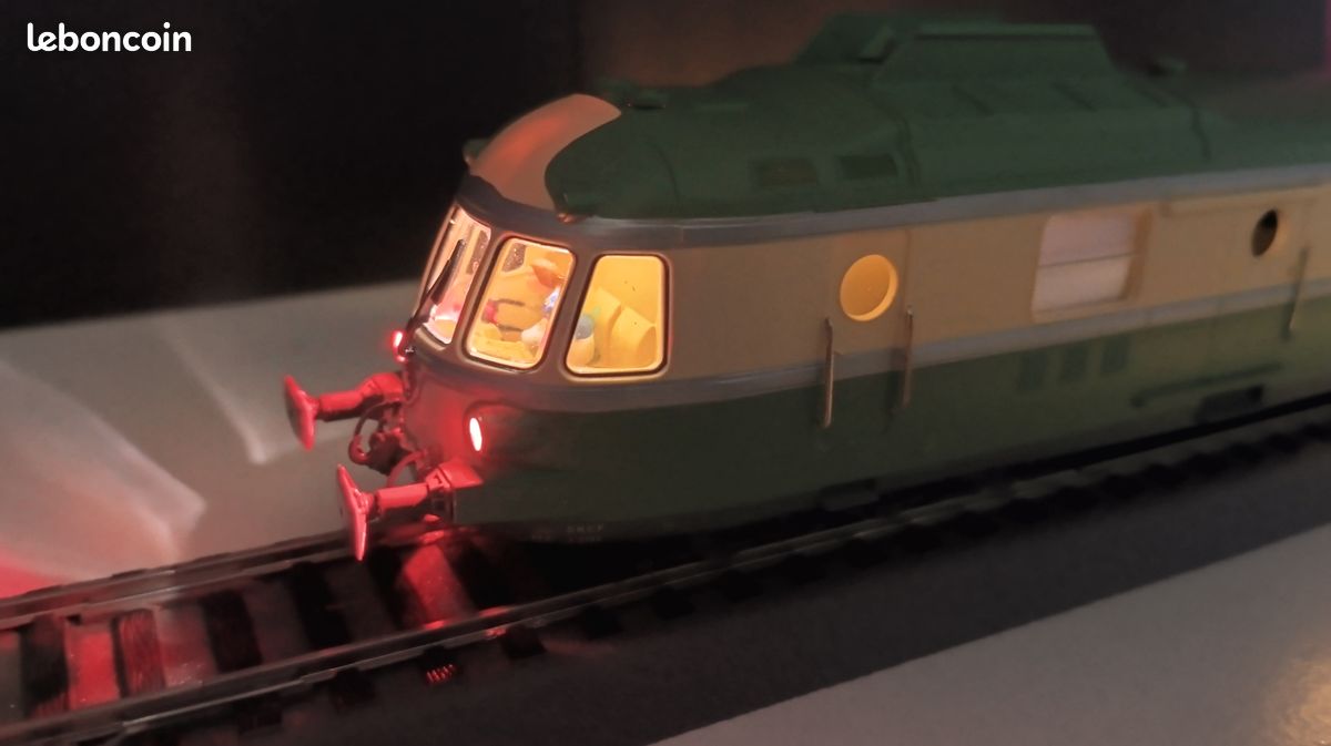 Vends autorail Roco X2400 + remorque, éclairage total - état neuf sur Gens de Confiance