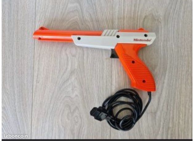 CONSOLE NINTENDO 1985 NES-001 avec manette d'origine, Zapper, 4 jeux en