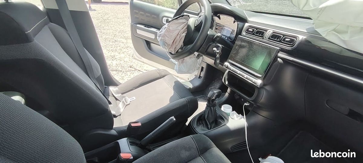 Citroen c3 3 phase 1 graphc 1.2 vti-12v puretech 82 ch (image 3)