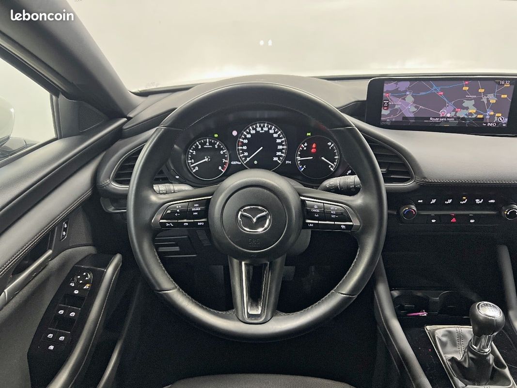 MAZDA Mazda3 5 portes 2.0L e-SKYACTIV-G M Hybrid 122 ch BVM6 Prime-Line (image 11)