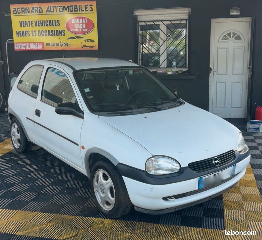 Opel Corsa 1.2 City 3p (image 1)