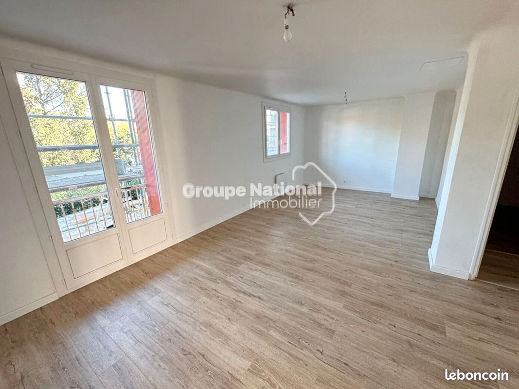 Appartement 3 pièces 69 m² · à Saint-Chamas · 69 m² · 902 €