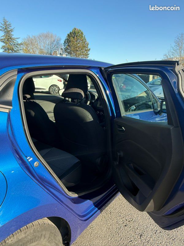 Renault Clio 5 1.5 dCi 90 ch GPS LED CARPLAY DISTRIBUTION OK (image 4)