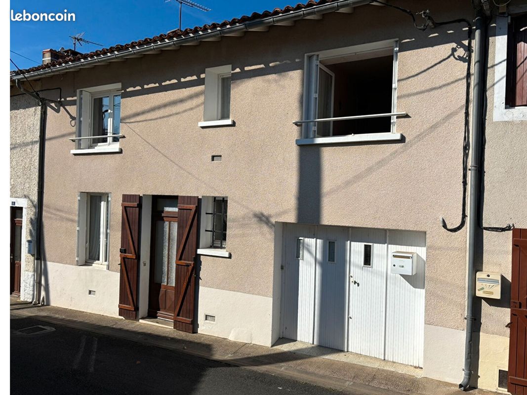 Maison 5 pièces 100 m² · à Civray · 100 m² · 98 000 €