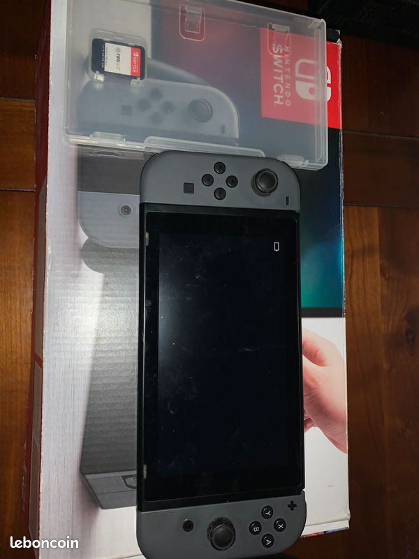 Nitendo Switch édition 1 avec FIFA 18 - 220 (image 1)