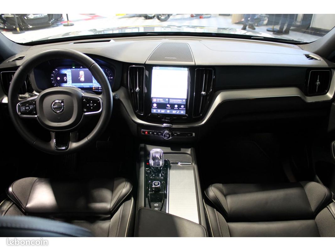 VOLVO XC60 T8 AWD - Polestar Engineered Garantie Constructeur / Caméra 360 / Sièges chauffants (image 8)