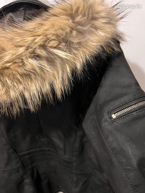 Veste en cuir véritable ForestLand avec capuche du vrai fourrure