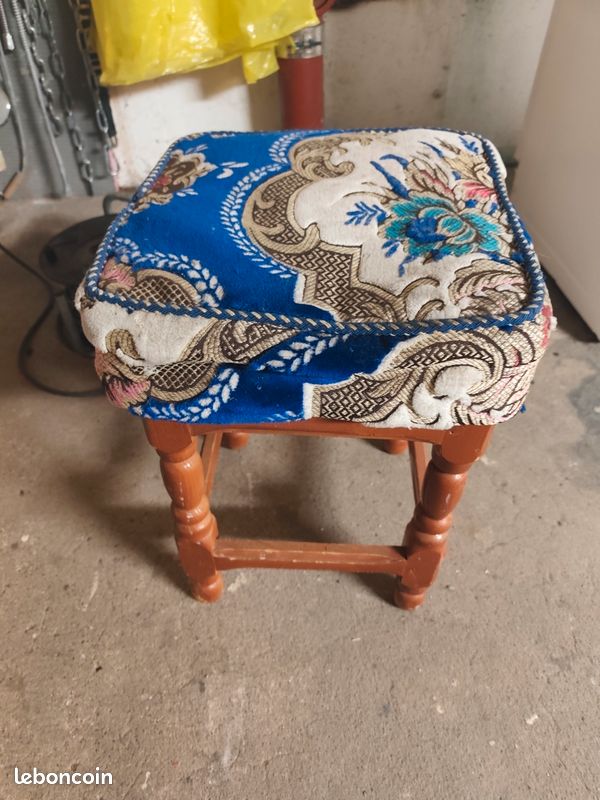 Tabouret,................... (image 1)