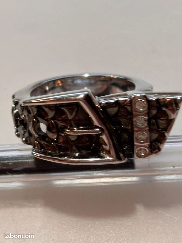 Jolie Bague rhodium Pierre Lang taille VII ou 55 Montres Bijoux
