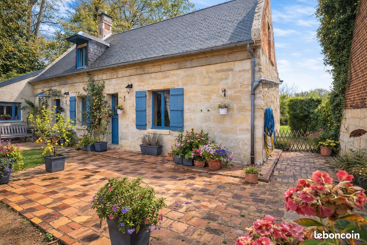 Maison 11 pièces 243 m² · à Chevincourt · 243 m² · 495 000 €