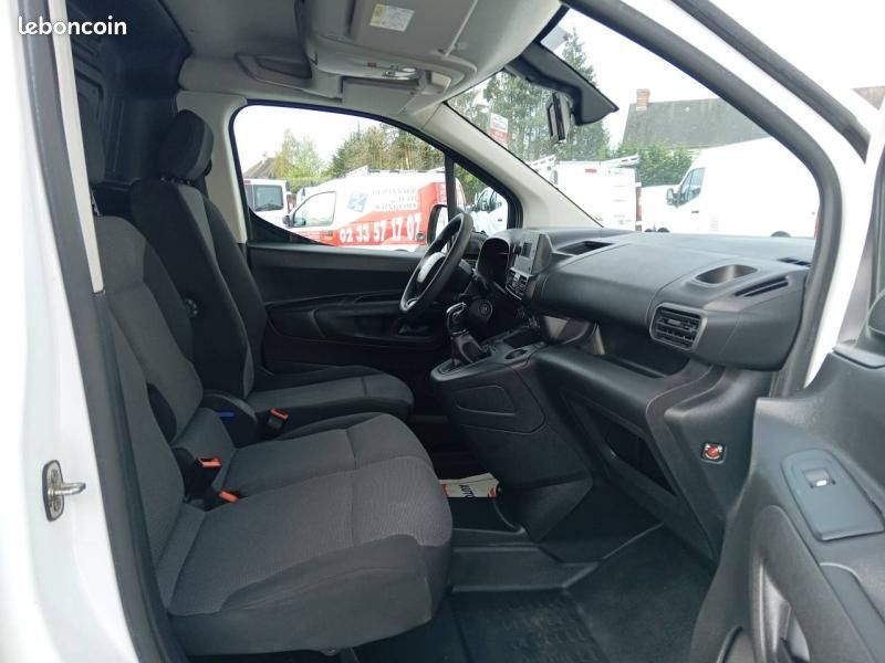 Citroen Berlingo Van 10 825 HT M 1.5 BlueHDi 100 CV Club 3 Places (image 9)