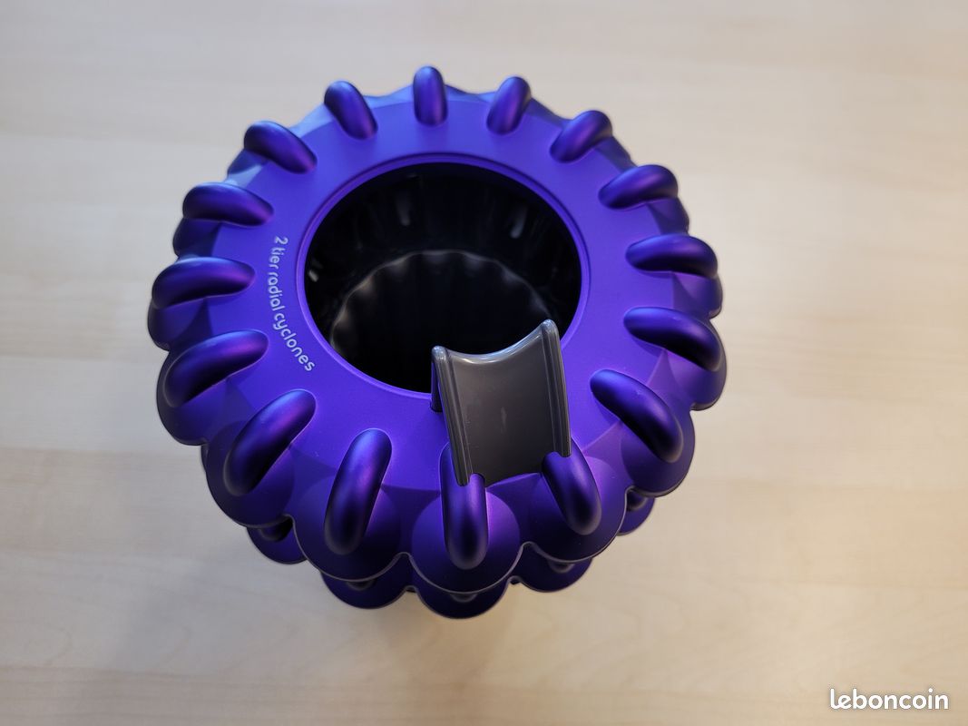 Cyclone Dyson DC46 (image 1)