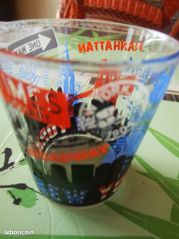 3 verres N.Y Paris et Londres (image 2)