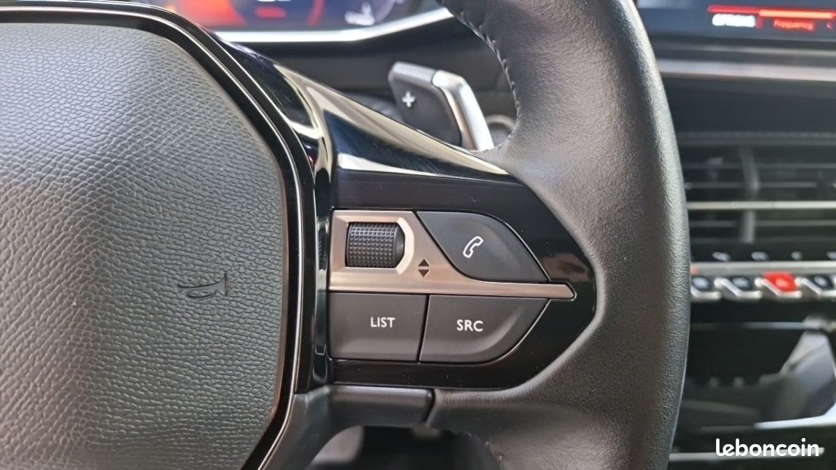 Peugeot 2008 BLUEHDI 130 S&S EAT8 ALLURE PACK (image 18)