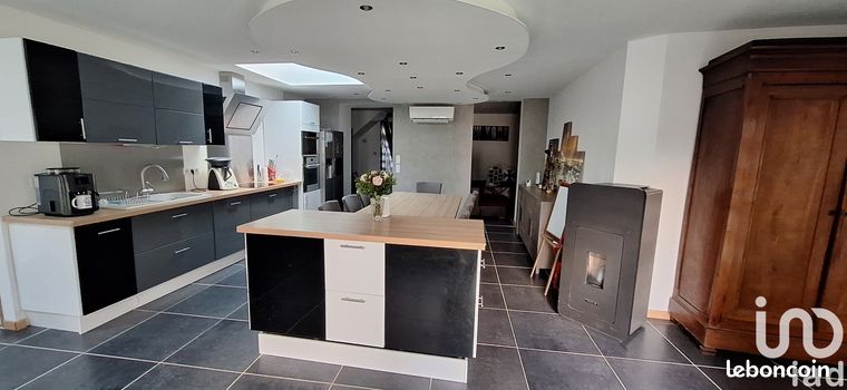 Propriété 7 pièces 167 m²