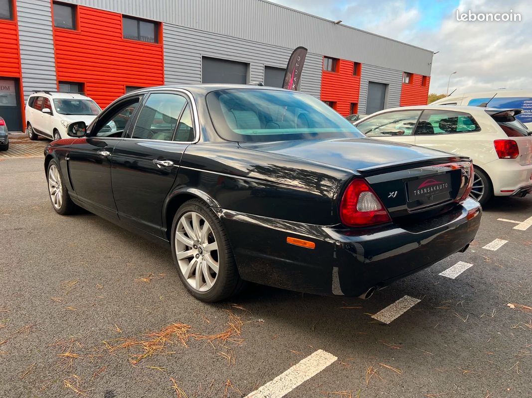 JAGUAR XJ8 (XJ350) 3.5L V8 - 258CH Executive A (image 4)