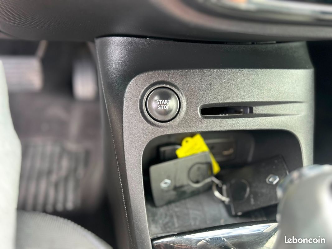 Renault CAPTUR Intens (image 29)
