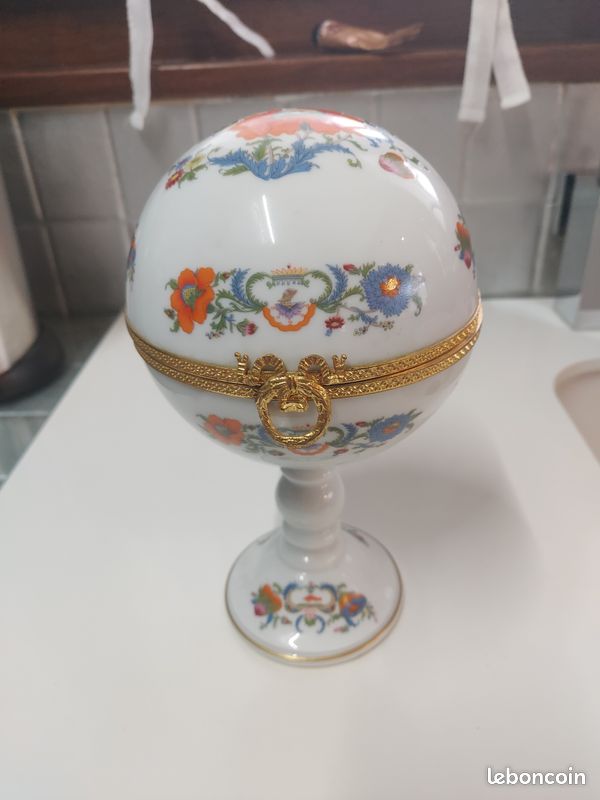 Bonbonnière en porcelaine de limoges (image 1)