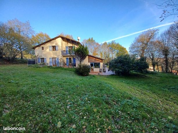 Maison 7 pièces 239 m²
