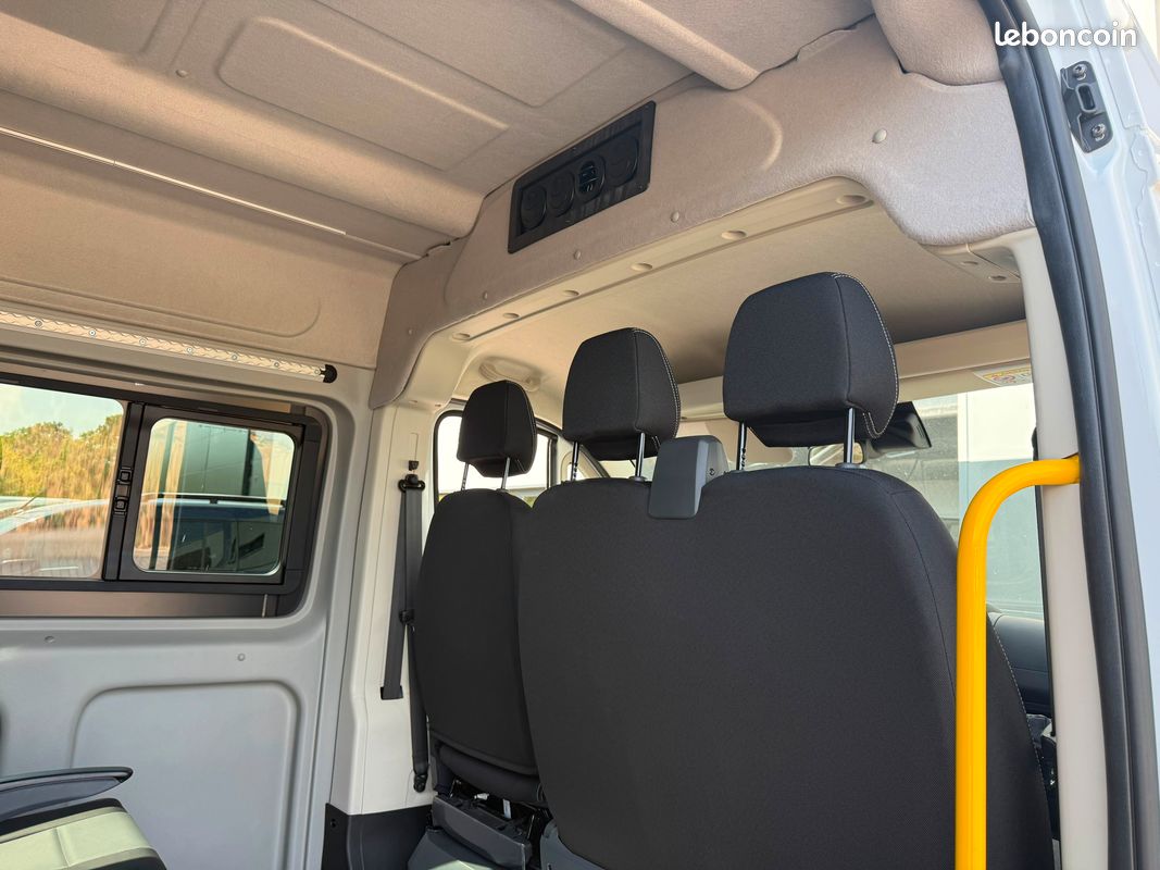 PEUGEOT BOXER L2H2 TPMR – 9 Places / Jusqu'à 4 fauteuils roulants – Disponible immédiatement (image 4)