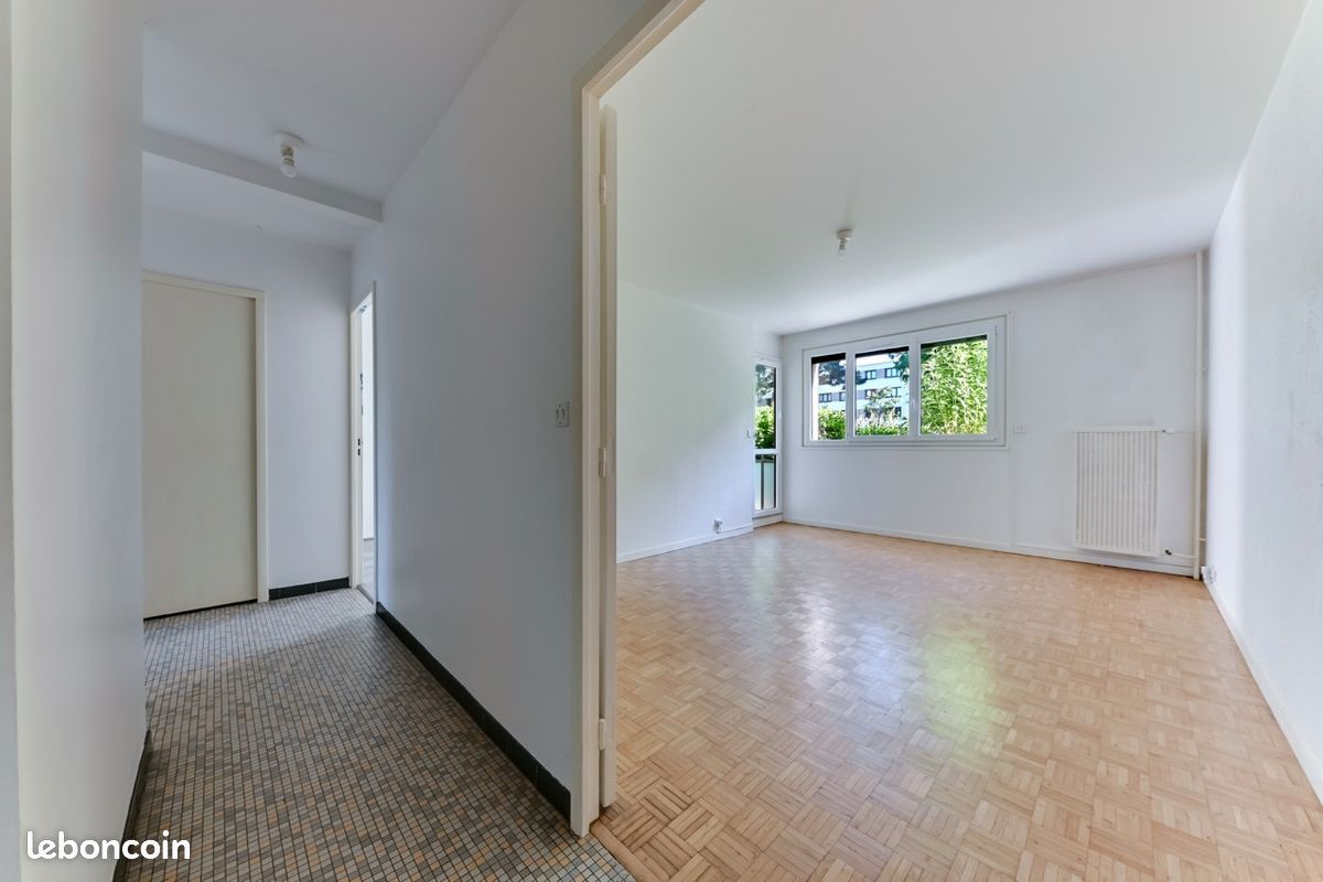Appartement 3 pièces 70 m² · à Saint-Priest · 70 m² · 160 000 €