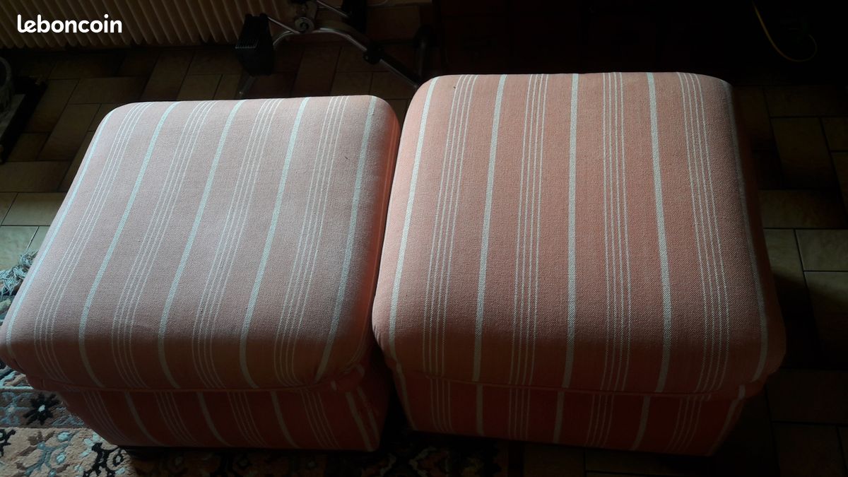 Grand pouf carré bois et tissu (image 1)