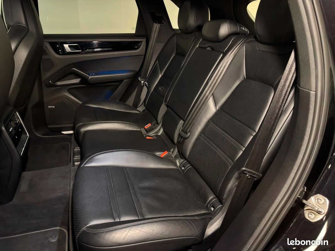 PORSCHE CAYENNE E-Hybrid 3.0 V6 462 ch Tiptronic BVA S / SUIVI PORSCHE (image 28)