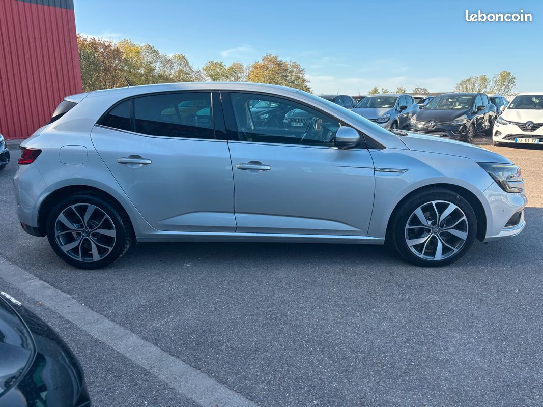 RENAULT Megane 1.2 TCe 130ch energy Intens BOSE / GPS / Caméra / Capteurs angle mort / Affichage tête haute / 2017 / 111 831kms (image 4)