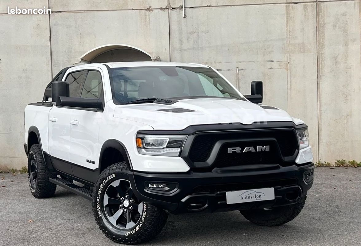 Dodge RAM 1500 Rebel 5.7 HEMI V8 401 ch 4x4 – Harman Kardon – CarPlay – Suspensions pneumatiques (image 1)