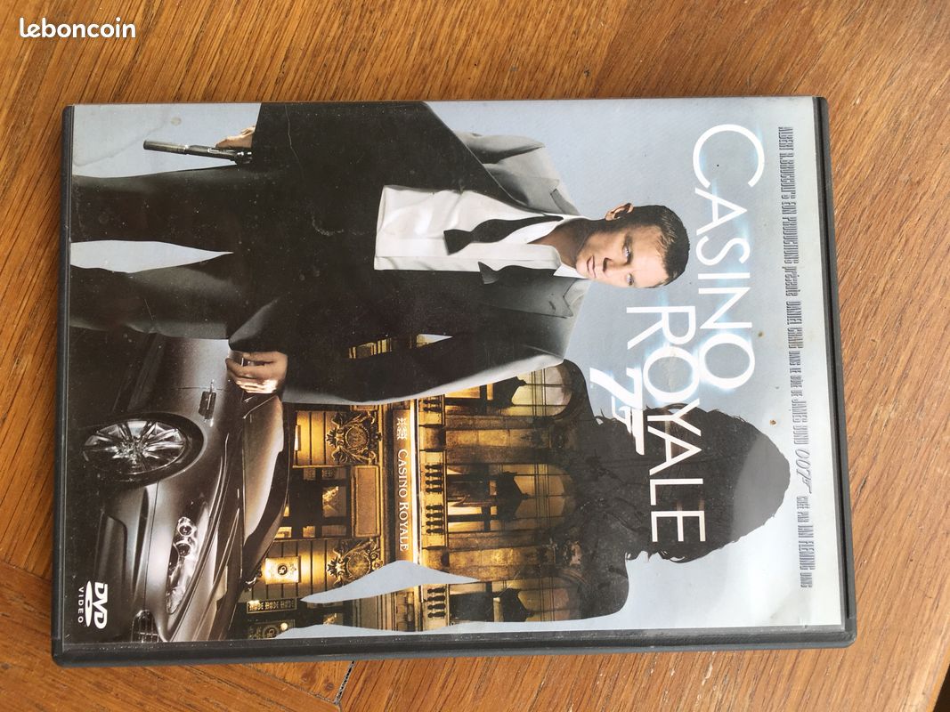 James BOND 007 (image 1)