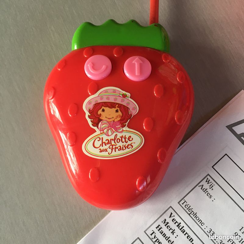 Patinette radio commandée Charlotte aux fraises (image 5)