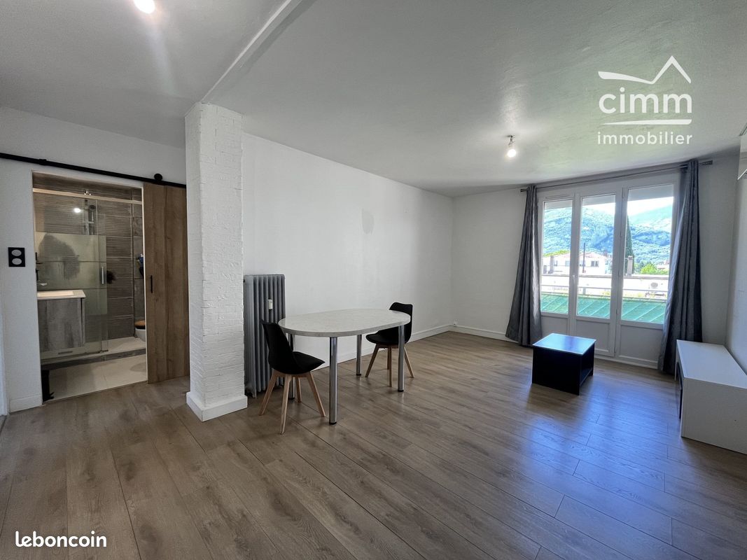 Appartement 3 pièces 52 m² · à Saint-Égrève · 52 m² · 806 €