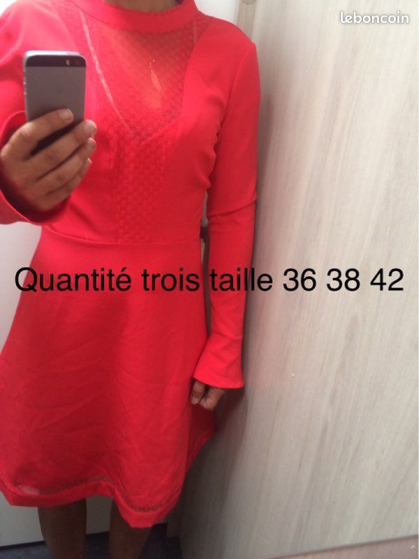 Vends vêtements de marque Morgane cache-cache Bréal robe Pantalon et pull (image 5)